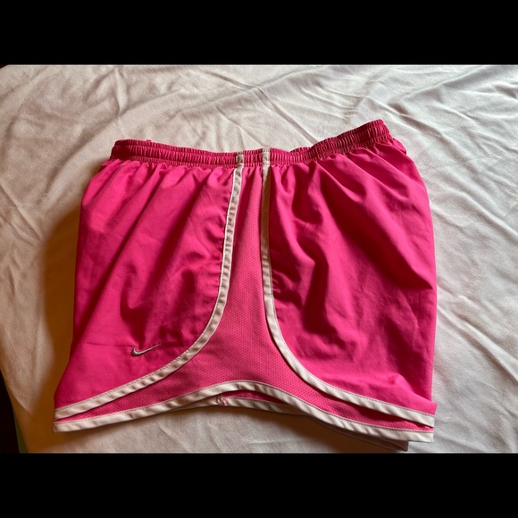 🌺 Nike Tempo Dri Fit Pink Running Shorts 🌺 - Picture 3 of 6